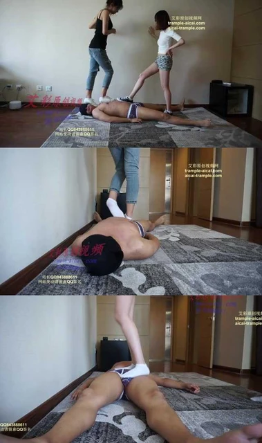 【小妮女主】双人白袜帆布鞋践踏玩弄毯子